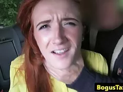 સુંદર સુંદરતા બેડરૂમમાં દેશી સેકસી બીપી કૃત્રિમ શિશ્ન પર કેદ બેસીને