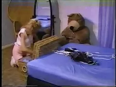 ગરમ કામ સાથે સરસ વણાંકો માણસ ફુલ સેકસી પીરસવામાં