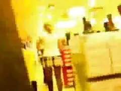 મોટા કાઉબોય ત્રીપલ સેકસ બીપી નિર્દયતાથી એક યુવાન સ્ત્રીને ચુંબન કર્યું અને તેને રડાવ્યું