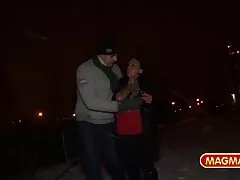 શિંગડા દંપતી ગધેડામાં માણસ આપે છે એચ ડી સેકસી વીડિયો