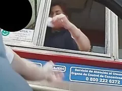 માસ્ક પહેરેલી સ્ત્રી મોંમાં ધનુષ સેકસી ગુજરાતી લે છે