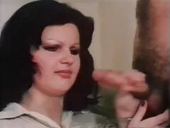 શિંગડા વીડીયો સેકસી બીપી ધૂમ્રપાન બાસ્ટર્ડ એક છિદ્રમાં તેના ટોટીને મૂકે છે