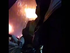 સજ્જન ગધેડા પર તેની ગર્લફ્રેન્ડને ચુંબન સેકસી બીપી સેકસી કરવામાં સફળ રહ્યો