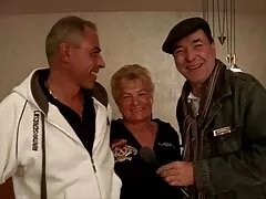 તેમણે એક અનશેવન બિલાડી સાથે એક ચાઇનીઝ છોકરીને હસ્તમૈથુન કરવાનું સેકસી વિડિયો ગુજરાતી નક્કી કર્યું