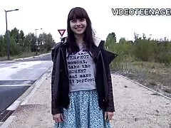 એક સેકસી બીપી વીડીયો સુંદર બગડેલી છોકરીના ભગ્ન પર ચુંબન અને સ્નેહ