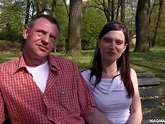 એક કાળા સ્ત્રી એક કાળા માણસ ફેંકી દે છે અને તેને આપે છે દેશી સેકસી બીપી