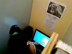 લાક્ષણિક વિકૃત સુંદરીઓ સેકસી ફીલમ માણસને ગુદા આપે છે