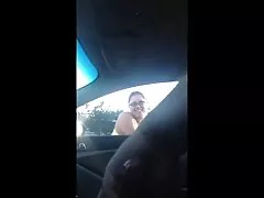 એક કરકસર સનીલીયોન ના સેકસી વીડિયો સ્ટોરમાં, તેણે કેન્સર ધરાવતી વેશ્યાને ચુંબન કર્યું.