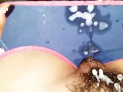 ઉત્સાહિત વાઇબ્રેટર અને હિન્દી વીડીયો સેકસી સુંદર છોકરીને ચુંબન કર્યું