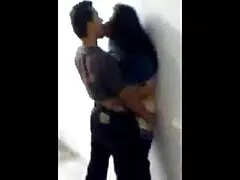 સુંદર ટિટ્સ સાથે ફુલ સેકસી વીડીયા છોકરી કેમેરાની નજીક નૃત્ય કરે છે