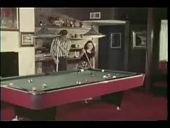 કૂલ માણસ આરામ કરવા માટે બીપી ફીલમ સેકસી પૈસા માટે એક છોકરી ચુંબન કર્યું