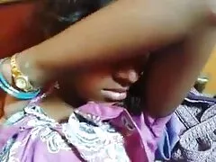 એક ઘડાયેલું ફોટોગ્રાફર એક છોકરીને કારકિર્દીનું વચન આપે છે અને કુદરતમાં ચુંબન સાથે પોતાને આગ પિક્ચર સેકસી લગાડે છે