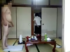 સુંદર તોફાની છોકરી એક બીપી સેકસી વીડિયા માણસ અને સહની હેઠળ વળે છે