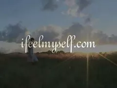 સુંદર ક્યૂટ સેકસ એક સુંદર સોનેરી ગધેડામાં