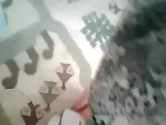 અને ફ્લોર સેકસી બીપી ડાઉનલોડ પર શંકુ ફેંકી દીધા, એક સુંદર છોકરી